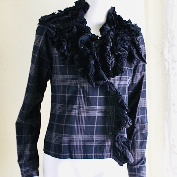 Issey Miyake Ruffled Statement Top - Picture 3 of 8